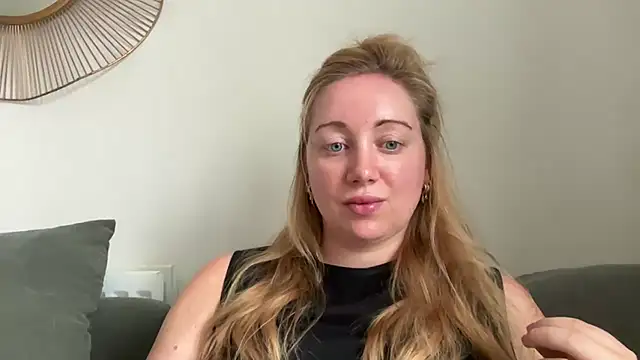 arielsweetieee online show from 06-17-26, 08:36