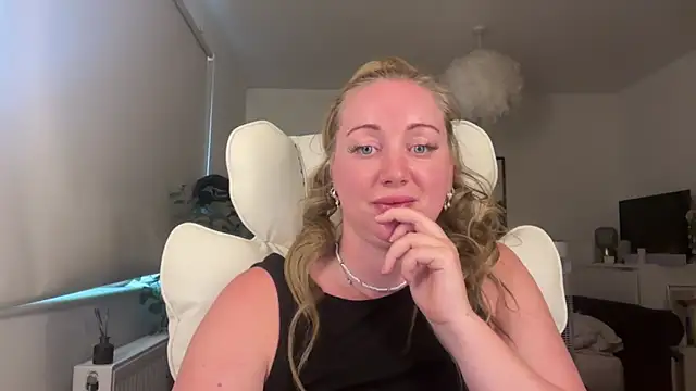 arielsweetieee online show from 06-03-26, 03:50