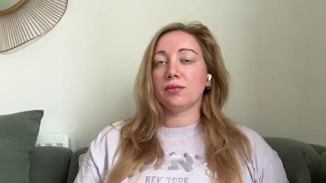 arielsweetieee online show from 06-18-26, 08:24