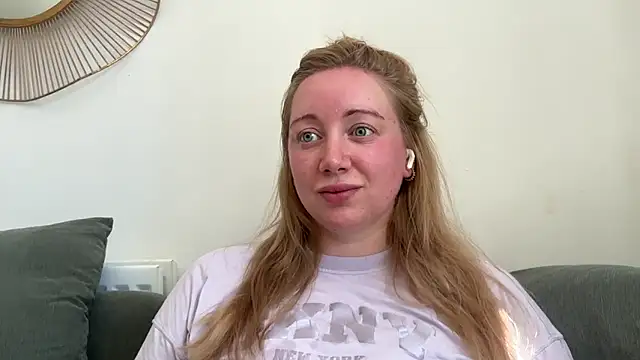 arielsweetieee online show from 06-18-26, 09:36