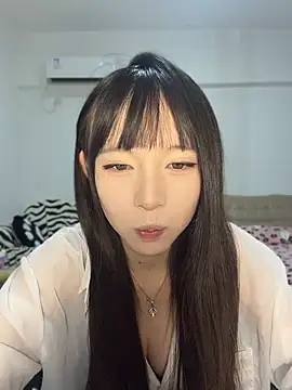 Snapshot of nide-baby chatting on 05-20-26, 02:47 nide-baby online show from 05-20-26, 02:47