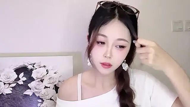 Snapshot of KiKi-011 chatting on 05-15-26, 07:17 KiKi-011 online show from 05-15-26, 07:17