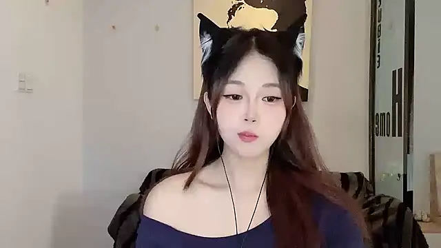 Snapshot of KiKi-011 chatting on 06-17-26, 05:07 KiKi-011 online show from 06-17-26, 05:07