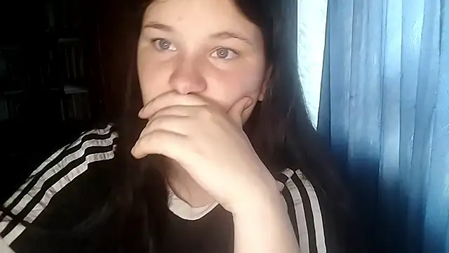 Snapshot of BeatriceMolands chatting on 06-09-26, 02:18 BeatriceMolands online show from 06-09-26, 02:18
