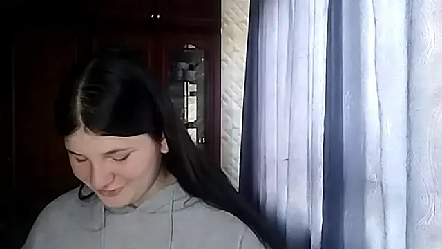 Snapshot of BeatriceMolands chatting on 05-15-26, 03:21 BeatriceMolands online show from 05-15-26, 03:21