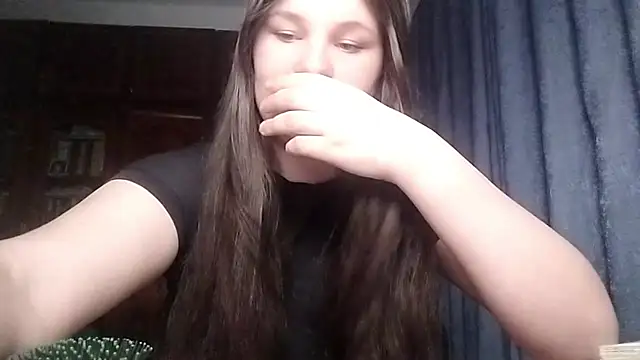 Snapshot of BeatriceMolands chatting on 04-22-26, 06:36 BeatriceMolands online show from 04-22-26, 06:36