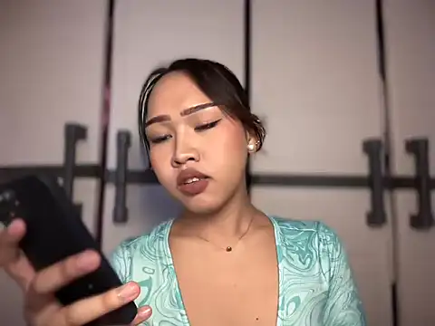 lady clea143 online show from 04-18-26, 03:09