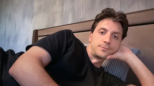 Snapshot of italianass94 chatting on 04-26-26, 01:30 italianass94 online show from 04-26-26, 01:30
