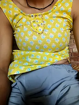 Snapshot of Cute-Nitya_21 chatting on 05-03-26, 04:39 Cute-Nitya 21 online show from 05-03-26, 04:39