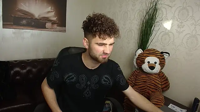 KyloEast online show from 05-03-26, 04:39