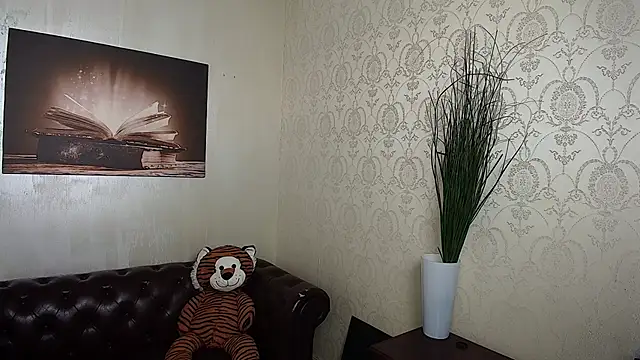 KyloEast online show from 07-12-26, 05:30