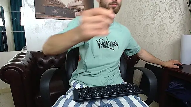 KyloEast online show from 07-08-26, 04:24