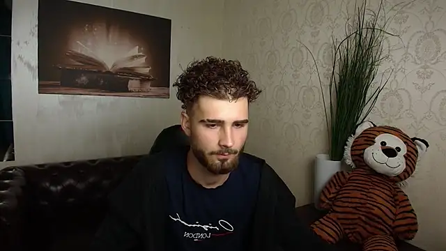 KyloEast online show from 06-07-26, 04:28
