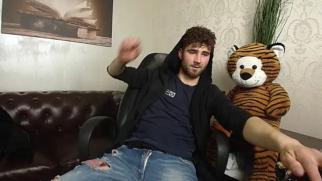 KyloEast online show from 05-04-26, 04:49