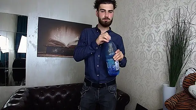 KyloEast online show from 06-24-26, 07:07