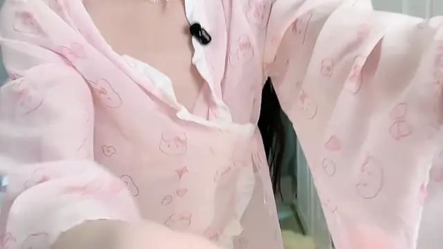 Snapshot of XiaoMei-iiiiii chatting on 05-26-26, 02:31 XiaoMei-iiiiii online show from 05-26-26, 02:31