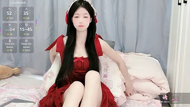 Snapshot of XiaoMei-iiiiii chatting on 04-27-26, 06:33 XiaoMei-iiiiii online show from 04-27-26, 06:33