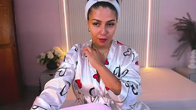 LucyWild8 online show from 05-12-26, 07:31