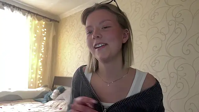 Tonya Silva online show from 04-28-26, 03:38