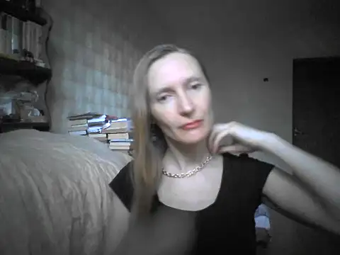 Snapshot of LunaBelle8 chatting on 06-03-26, 05:06 LunaBelle8 online show from 06-03-26, 05:06
