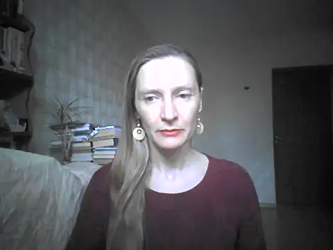 Snapshot of LunaBelle8 chatting on 05-13-26, 02:02 LunaBelle8 online show from 05-13-26, 02:02