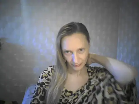 Snapshot of LunaBelle8 chatting on 04-27-26, 05:11 LunaBelle8 online show from 04-27-26, 05:11