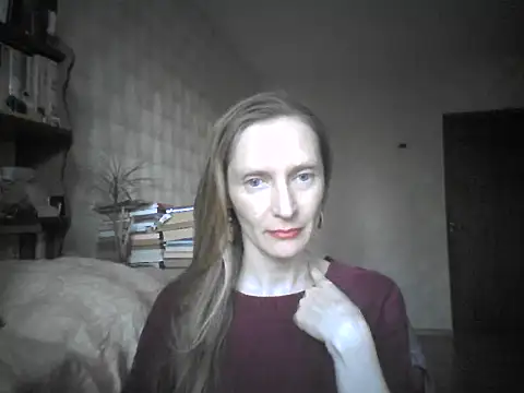 Snapshot of LunaBelle8 chatting on 05-15-26, 05:00 LunaBelle8 online show from 05-15-26, 05:00