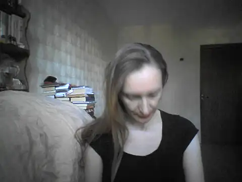 Snapshot of LunaBelle8 chatting on 06-02-26, 04:29 LunaBelle8 online show from 06-02-26, 04:29