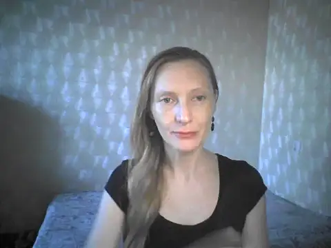 Snapshot of LunaBelle8 chatting on 05-04-26, 04:10 LunaBelle8 online show from 05-04-26, 04:10