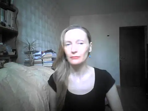 Snapshot of LunaBelle8 chatting on 05-05-26, 12:19 LunaBelle8 online show from 05-05-26, 12:19