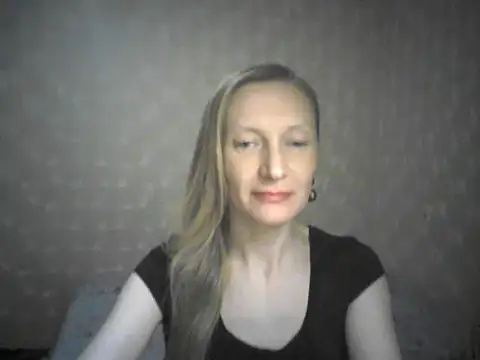 Snapshot of LunaBelle8 chatting on 05-03-26, 06:22 LunaBelle8 online show from 05-03-26, 06:22