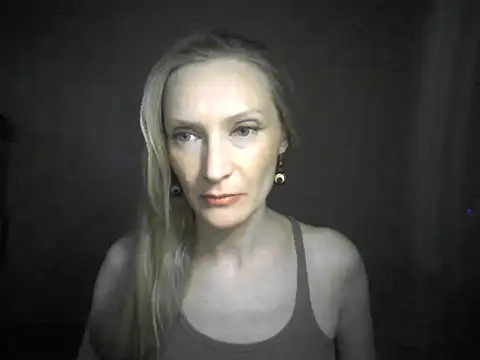 Snapshot of LunaBelle8 chatting on 06-11-26, 06:05 LunaBelle8 online show from 06-11-26, 06:05