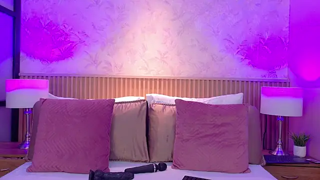 Snapshot of Darcy_glow_ chatting on 07-10-26, 11:54 Darcy glow online show from 07-10-26, 11:54