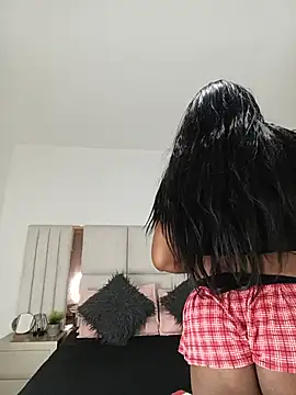 Snapshot of MadameEbony chatting on 05-29-26, 11:27 MadameEbony online show from 05-29-26, 11:27