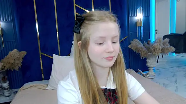Snapshot of LilianHowards chatting on 04-19-26, 09:21 LilianHowards online show from 04-19-26, 09:21