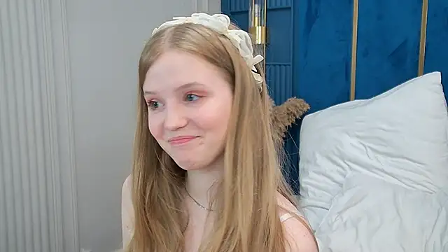 Snapshot of LilianHowards chatting on 06-12-26, 10:57 LilianHowards online show from 06-12-26, 10:57