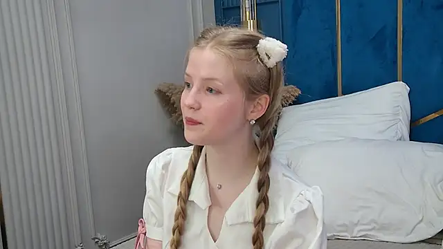 Snapshot of LilianHowards chatting on 05-24-26, 09:42 LilianHowards online show from 05-24-26, 09:42