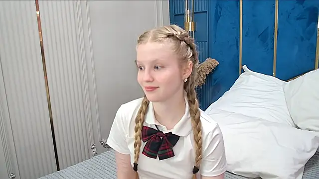 Snapshot of LilianHowards chatting on 05-31-26, 09:48 LilianHowards online show from 05-31-26, 09:48