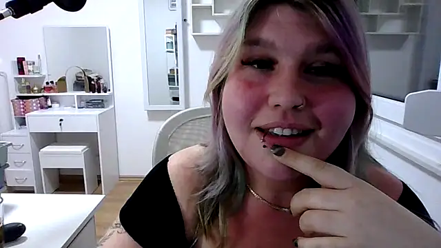 Sweet Secrets online show from 04-25-26, 08:06