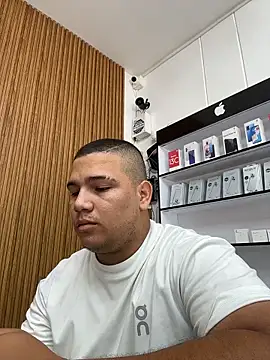 Snapshot of Patricio_02 chatting on 06-17-26, 02:49 Patricio 02 online show from 06-17-26, 02:49
