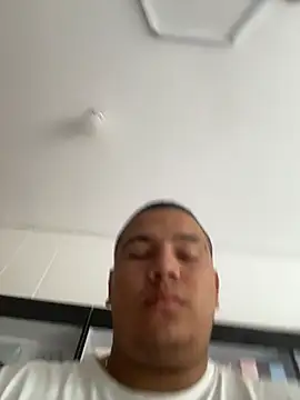 Snapshot of Patricio_02 chatting on 07-24-26, 02:13 Patricio 02 online show from 07-24-26, 02:13
