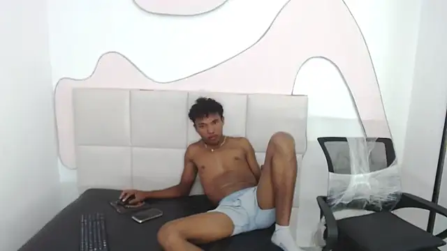 Chris Hott online show from 04-19-26, 02:23