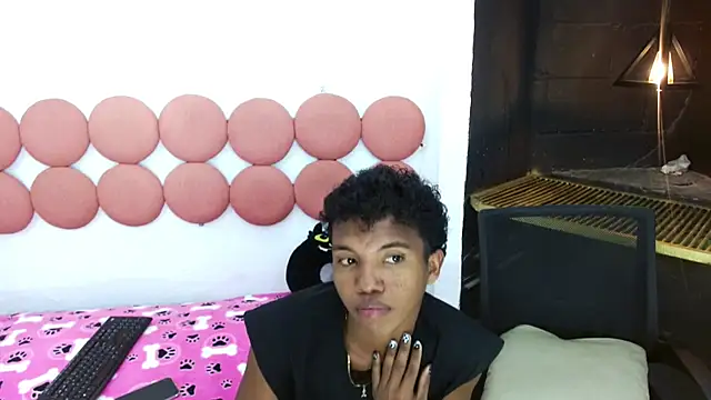 Chris Hott online show from 04-21-26, 02:14