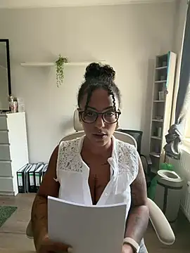SweetPetiteNoir online show from 07-24-26, 10:44
