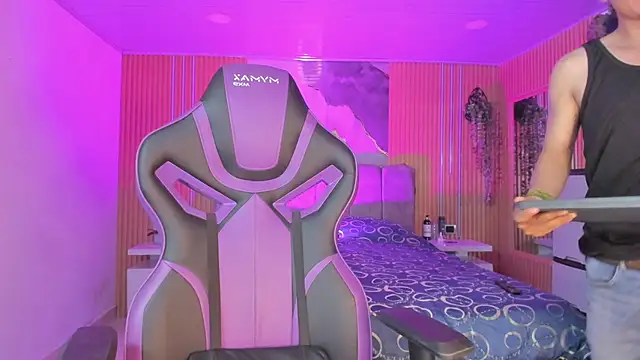 Owen Drake online show from 04-24-26, 03:41