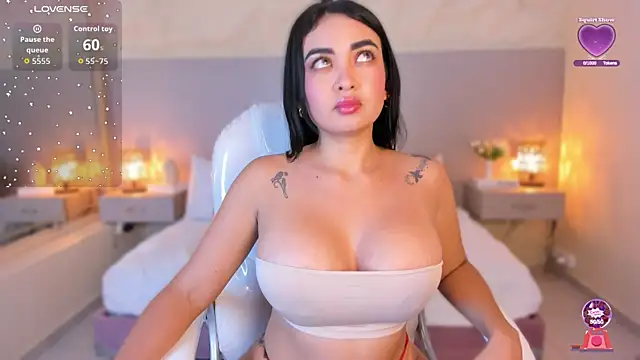 SofiaThonsonn online show from 06-12-26, 08:50