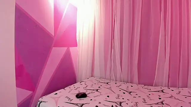 Maira Saenz online show from 04-17-26, 11:46