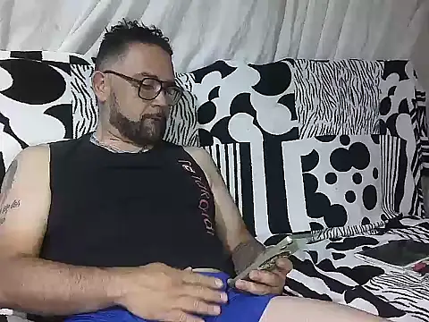 CarlossexVen online show from 04-19-26, 01:50