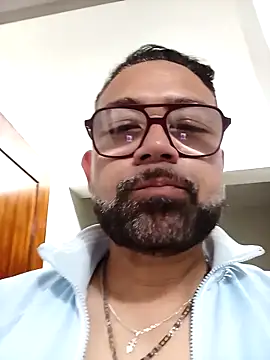 Snapshot of CarlossexVen chatting on 04-23-26, 04:41 CarlossexVen online show from 04-23-26, 04:41
