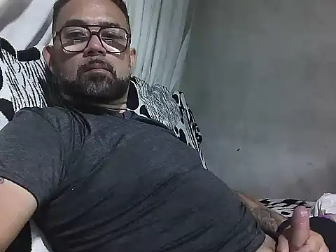 Snapshot of CarlossexVen chatting on 04-20-26, 12:46 CarlossexVen online show from 04-20-26, 12:46